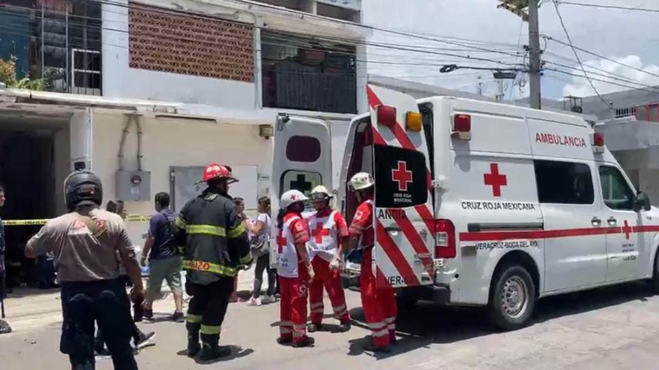 Cae elevador en bodega de mariscos de Veracruz; trabajadores lesionados ...